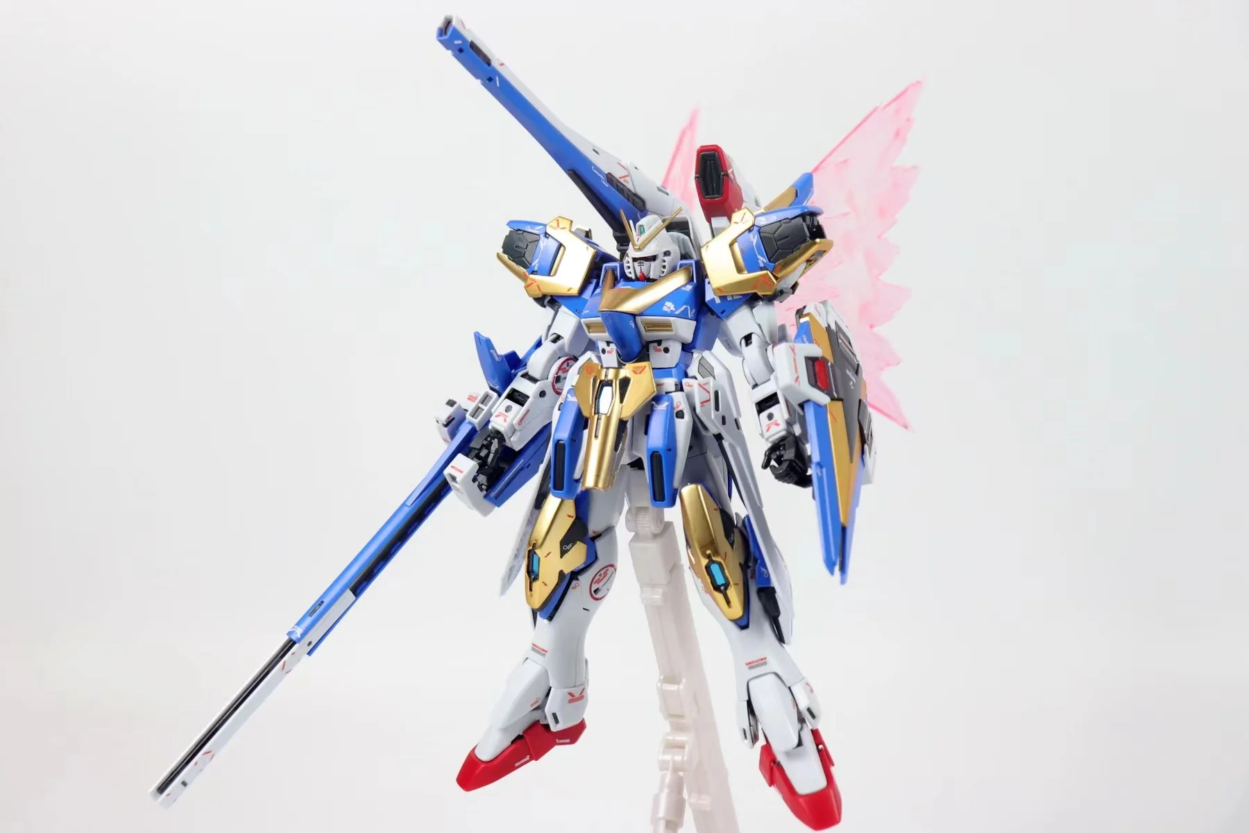Spot Taipan 6655V2AB Gundam полностью оборудованная версия карты MG1/100 с моделью сборки наклеек с двойным крылом
Spot Taipan 6655V2AB Gundam полностью оборудованная версия карты MG1/100 с моделью сборки наклеек с двойным крылом