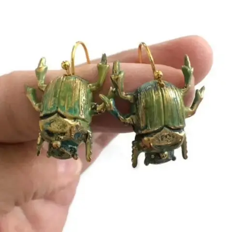Creativity Vintage Green Beetles Earrings New Classic Design Insect Animal for Woman New Fashion Geometric Pendant Accessories