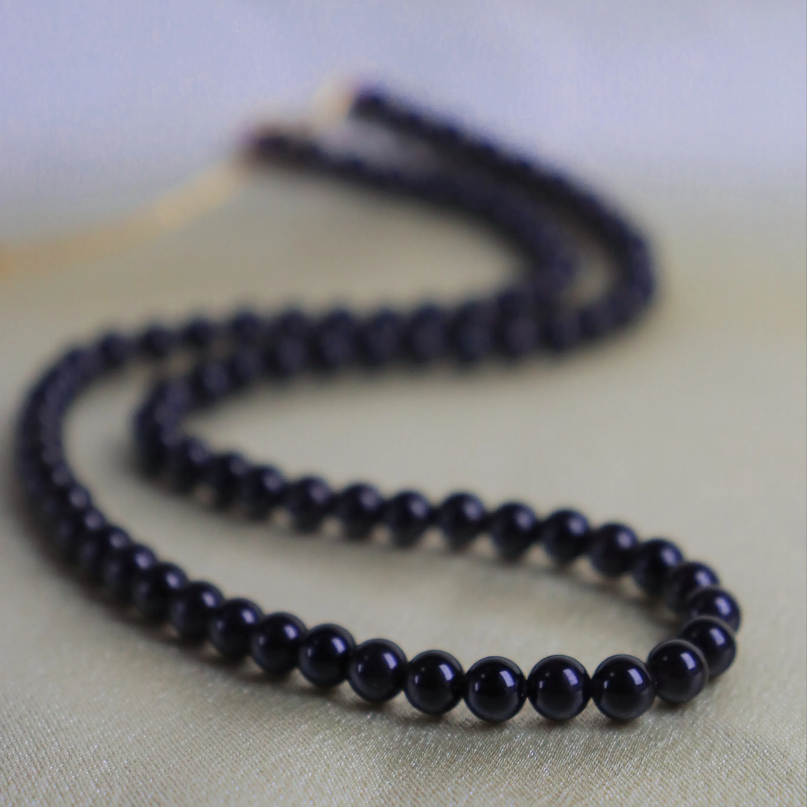 6mm Natural Dark Lavender Hetian Jade Necklace, Round Beads with S925 Silver Clasp
6mm Natural Dark Lavender Hetian Jade Necklace, Round Beads with S925 Silver Clasp