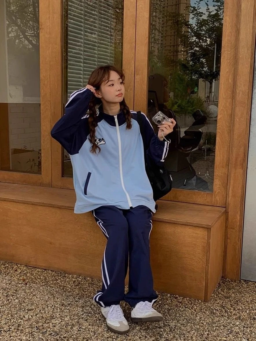 Preppy Style Casual Sports Suit Autumn Cartoon Casual Loose Zip-up Sweatshirt + Striped Pants Two Piece Sets Womens Outifits
Preppy Style Casual Sports Suit Autumn Cartoon Casual Loose Zip-up Sweatshirt + Striped Pants Two Piece Sets Womens Outifits