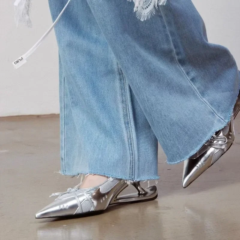 Женские босоножки на высоком каблуке с острым носком, лето 2021, модные босоножки на высоком каблуке с украшением в виде банта нестандартной формы
Женские босоножки на высоком каблуке с острым носком, лето 2021, модные босоножки на высоком каблуке с украшением в виде банта нестандартной формы