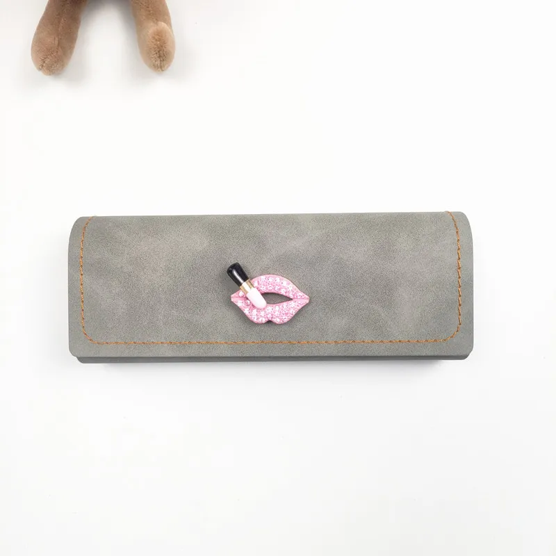 Set with Diamonds Glasses Case New Fashion Fashion Myopia Sun Eye Box Men and Women Fashion Anti-pressure Mirror Case Girl Gift
Set with Diamonds Glasses Case New Fashion Fashion Myopia Sun Eye Box Men and Women Fashion Anti-pressure Mirror Case Girl Gift