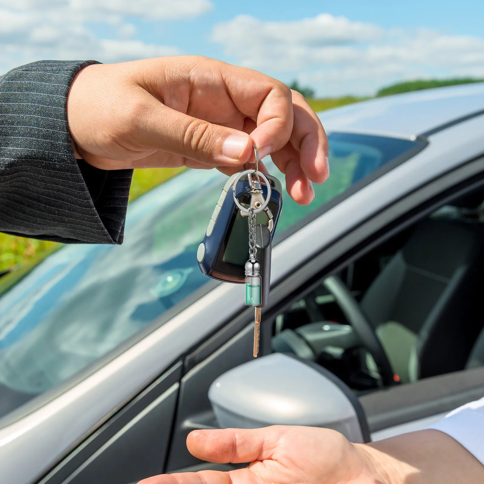 3Pcs Essential Oil Refillable Glass Bottle Keychain Mini Perfume Bottle Travel Pendant Portable Storage Jar Key Ring
3Pcs Essential Oil Refillable Glass Bottle Keychain Mini Perfume Bottle Travel Pendant Portable Storage Jar Key Ring