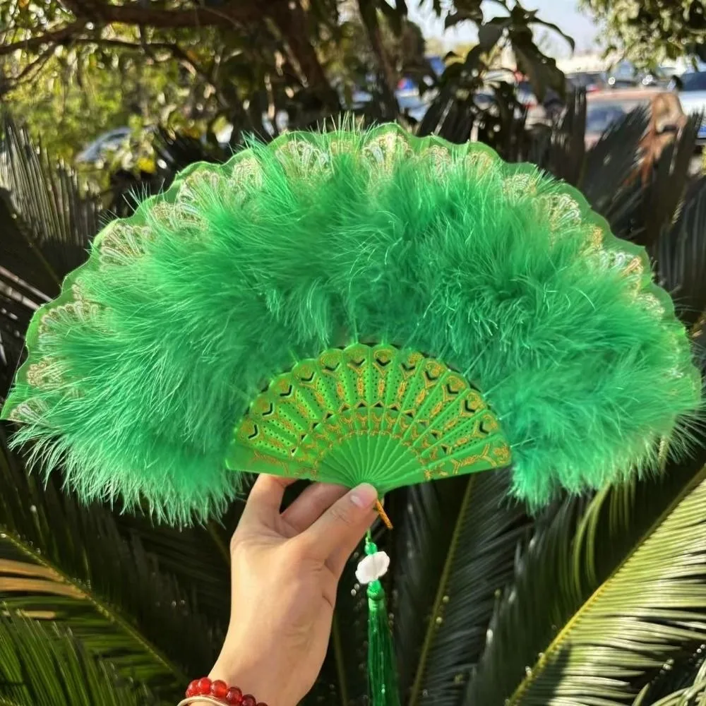 Chinese Ancient Style Foldable Cheongsam Hand Fan Double Sided with Plastic Fan Bone Fur Women's Fashion Show Fan Black White
Chinese Ancient Style Foldable Cheongsam Hand Fan Double Sided with Plastic Fan Bone Fur Women's Fashion Show Fan Black White