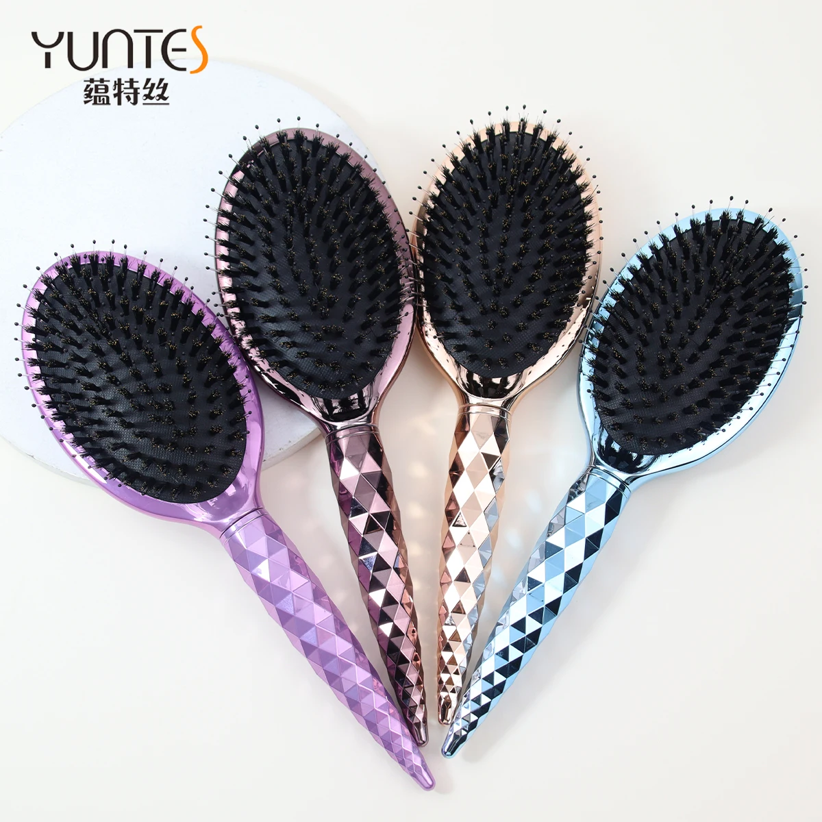 Electroplated Air Cushion Hairbrush Bristle Nylon Scalp Massage Comb Anti-static Detangling Brush for Wet/Dry Curly Straight Hai
Electroplated Air Cushion Hairbrush Bristle Nylon Scalp Massage Comb Anti-static Detangling Brush for Wet/Dry Curly Straight Hai
