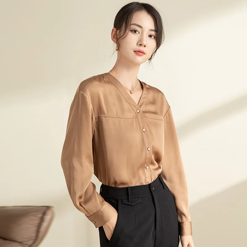 Женская свободная блузка с V-образным вырезом и длинными рукавами, с эффектом мятой ткани, осенняя новинка, кофейного цвета, с открытыми плечами
Женская свободная блузка с V-образным вырезом и длинными рукавами, с эффектом мятой ткани, осенняя новинка, кофейного цвета, с открытыми плечами