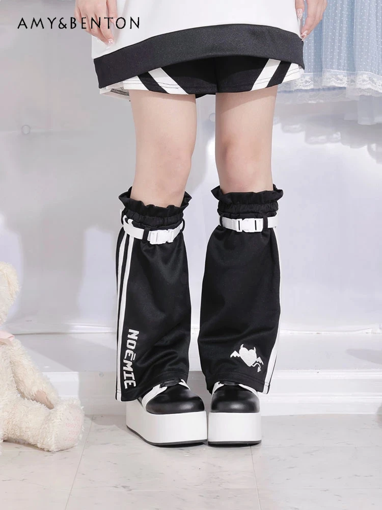 Subculture Black and White Splicing Color Ruffle Edge Buckle Leg Warmer Japanese Mine Series Mass Production Punk Leg Warmers
Subculture Black and White Splicing Color Ruffle Edge Buckle Leg Warmer Japanese Mine Series Mass Production Punk Leg Warmers