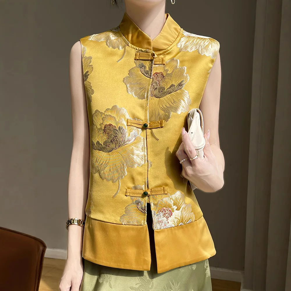 Women Embroidery Flower Cheongsam Vest New Chinese Satin Tang Clothes Vintage Button Elegant Qipao Coat Classic Outwear Costume
Women Embroidery Flower Cheongsam Vest New Chinese Satin Tang Clothes Vintage Button Elegant Qipao Coat Classic Outwear Costume