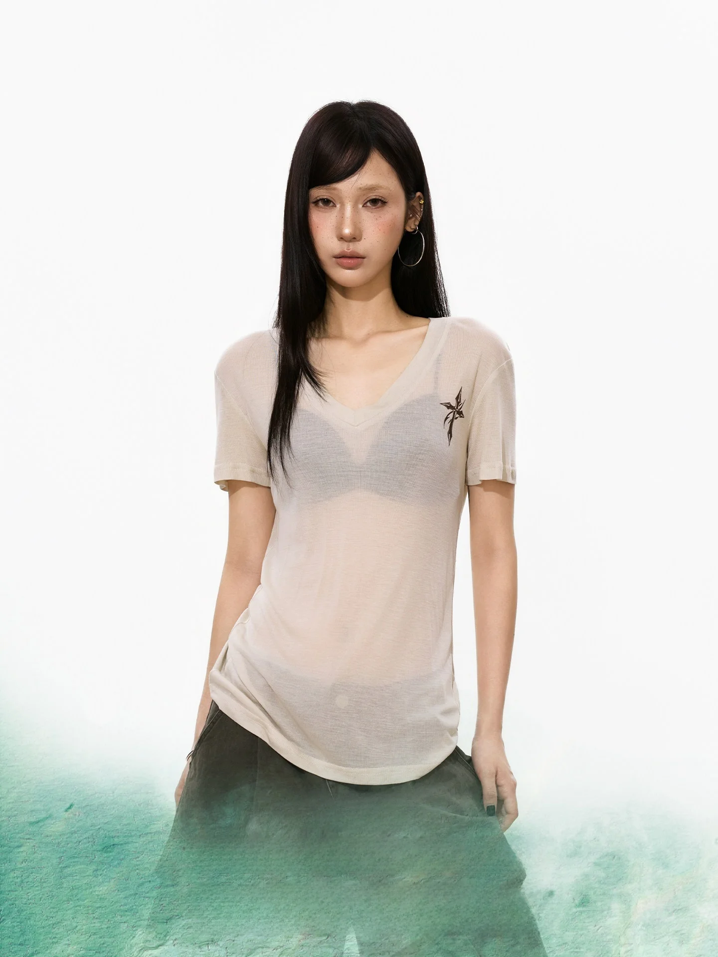S3T5 American Style Short Sleeve T-Shirt Women's Summer Slim Fit Letter Print V-Neck Transparent Thin Top Soft Comfortable
S3T5 American Style Short Sleeve T-Shirt Women's Summer Slim Fit Letter Print V-Neck Transparent Thin Top Soft Comfortable