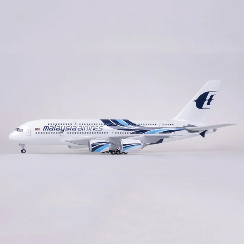 Масштаб 1/160, самолет 50,5 см A-380 A380, модель авиакомпании Малайзии с подсветкой и колесом, литой под давлением пластиковый полимерный самолет для коллекции
Масштаб 1/160, самолет 50,5 см A-380 A380, модель авиакомпании Малайзии с подсветкой и колесом, литой под давлением пластиковый полимерный самолет для коллекции