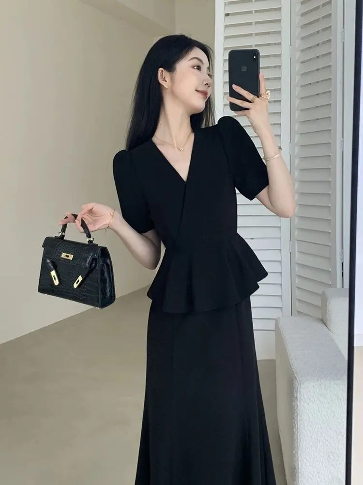 Новинка: Модное черное платье с V-образным вырезом и завышенной талией в корейском стиле, из полиэстера, летнее, для повседневной носки
Новинка: Модное черное платье с V-образным вырезом и завышенной талией в корейском стиле, из полиэстера, летнее, для повседневной носки