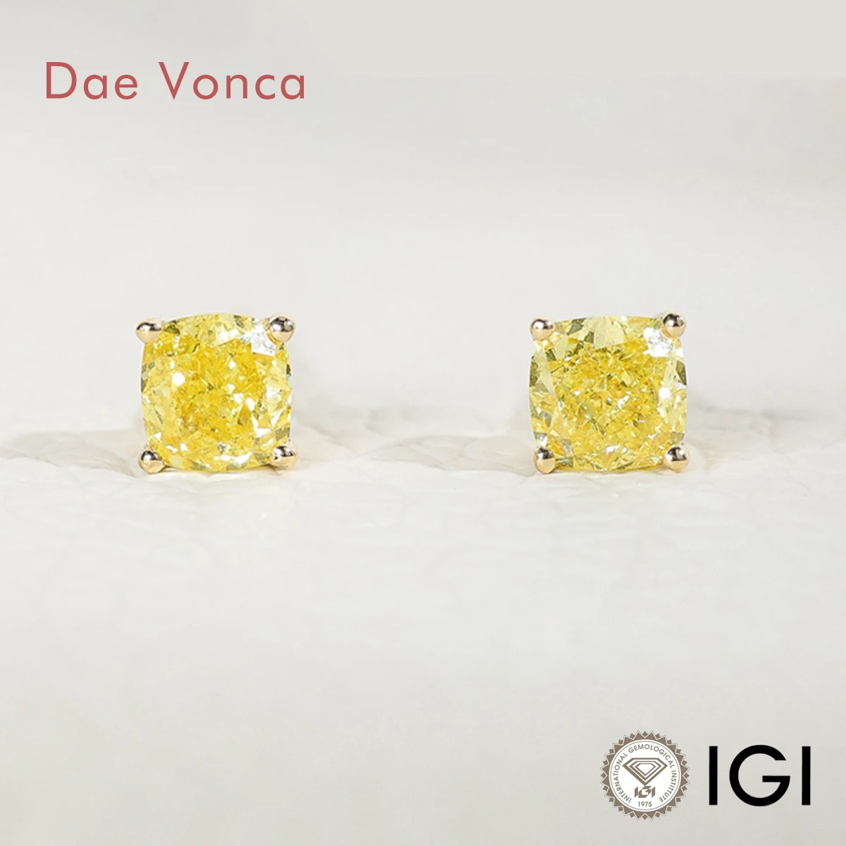 Yellow Color Cushion Cut Diamond Stud Earrings 14K Yellow Gold Four Claws Yellow Cushion Lab Grown Diamond Earrings For Wedding
Yellow Color Cushion Cut Diamond Stud Earrings 14K Yellow Gold Four Claws Yellow Cushion Lab Grown Diamond Earrings For Wedding
