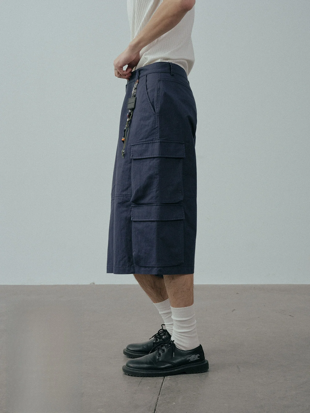 Retro Loose Straight Leg Casual Workwear Pants for Men Summer Loose Wide Leg Seven Pocket Cargo Trousers Youth Active Style
Retro Loose Straight Leg Casual Workwear Pants for Men Summer Loose Wide Leg Seven Pocket Cargo Trousers Youth Active Style