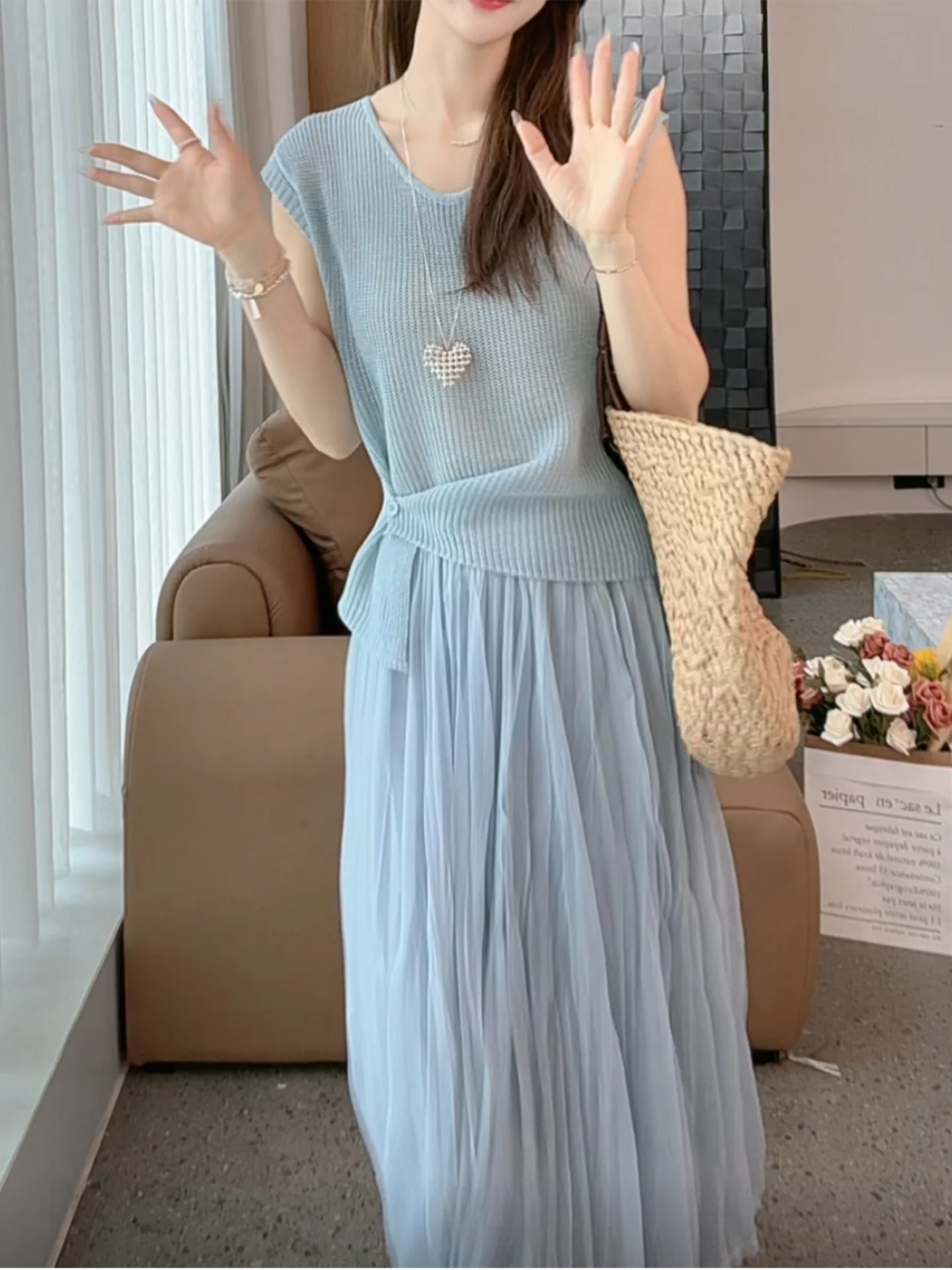 Light Blue Lazy Style Knitted Top And Skirt Set Women's Summer Fashion Design Two-Piece Suit High Waist Long Skirt round Neck
Light Blue Lazy Style Knitted Top And Skirt Set Women's Summer Fashion Design Two-Piece Suit High Waist Long Skirt round Neck