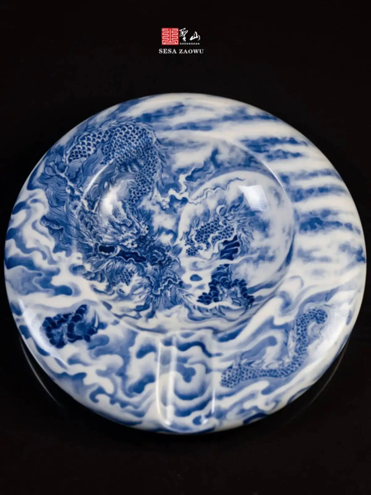 Holy Mountain Antique Blue And White Tyrannosaurus Aoyue Large Ash Ashtray Tea Table Chinese Ceramic Ornament Cigar Cabinet
Holy Mountain Antique Blue And White Tyrannosaurus Aoyue Large Ash Ashtray Tea Table Chinese Ceramic Ornament Cigar Cabinet