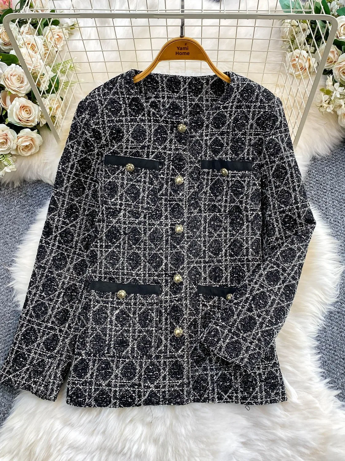 Fashionable Retro Plaid Coat Women Summer 2026 Loose Slimming Top Button up Thickened No Elastic High Waist Commute Style
Fashionable Retro Plaid Coat Women Summer 2026 Loose Slimming Top Button up Thickened No Elastic High Waist Commute Style
