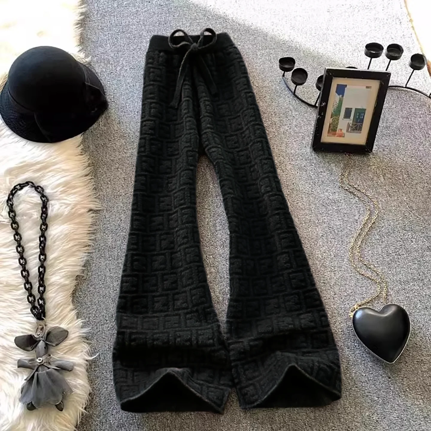 Black Soft Knitted Wide Leg Pants Women's Autumn Winter High Waist Drapey Elastic Waist Straight Casual Long Trousers
Black Soft Knitted Wide Leg Pants Women's Autumn Winter High Waist Drapey Elastic Waist Straight Casual Long Trousers