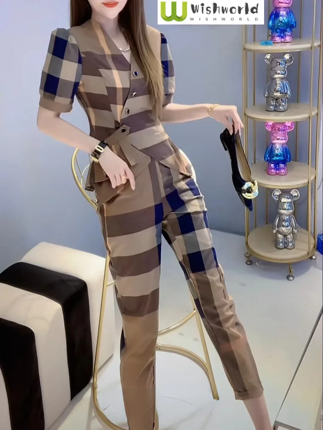 Summer New Fashionable and Stylish Style, Waist Closing and Slimming Design, Bubble Sleeve Top Small Foot Pants Two Piece Set
Summer New Fashionable and Stylish Style, Waist Closing and Slimming Design, Bubble Sleeve Top Small Foot Pants Two Piece Set