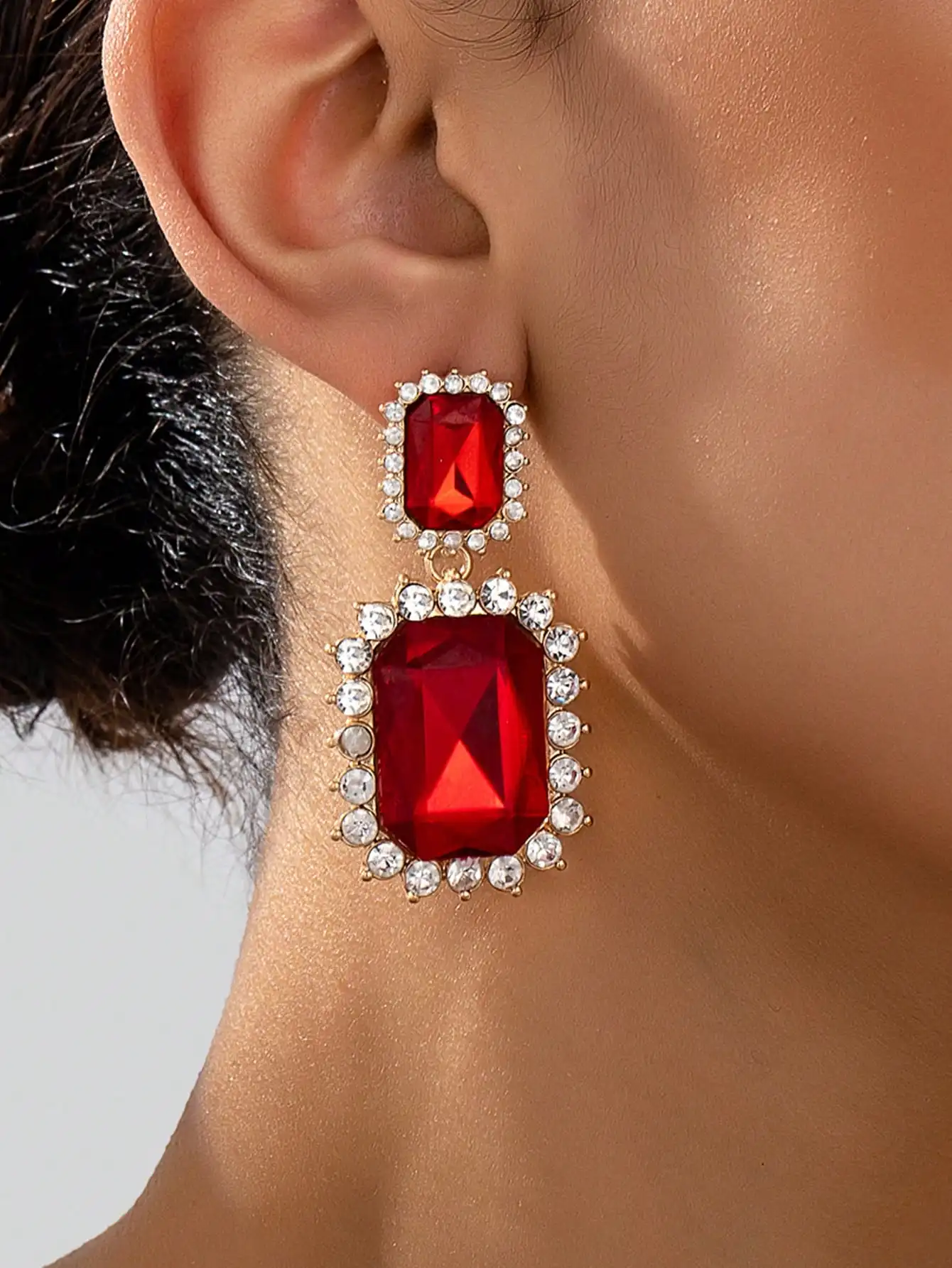 1pair Fashionable & Elegant Blue Gemstone Rhinestone Inlaid Rectangular Pendant Earrings For Women
1pair Fashionable & Elegant Blue Gemstone Rhinestone Inlaid Rectangular Pendant Earrings For Women