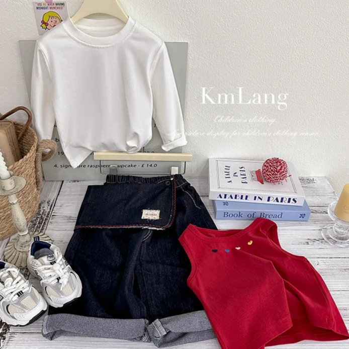 Girls Suit 2025 Autumn New Children's Clothing Korean Style Girl Baby Color Love Vest Bottom Shirt Jeans Three Sets Casual
Girls Suit 2025 Autumn New Children's Clothing Korean Style Girl Baby Color Love Vest Bottom Shirt Jeans Three Sets Casual
