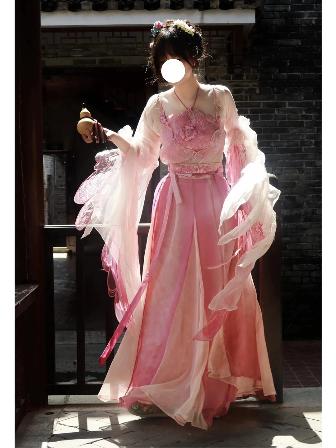 Elegant Pink Fairy Skirt Women's Hanfu Ancient Chinese Style Mid-Thigh Drifting Gown Summer 2026 Fashion Traditional Costume
Elegant Pink Fairy Skirt Women's Hanfu Ancient Chinese Style Mid-Thigh Drifting Gown Summer 2026 Fashion Traditional Costume