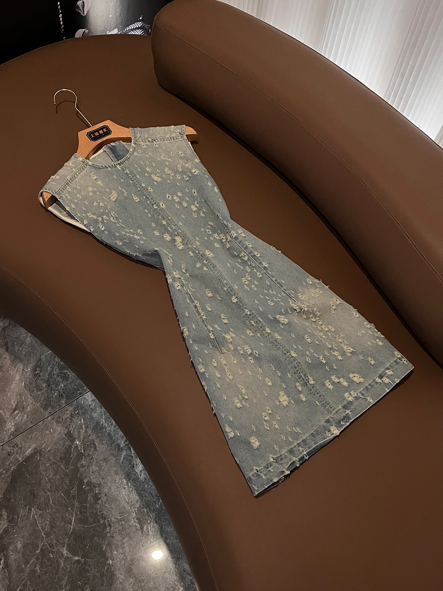 Женская летняя короткая юбка Ele Slim Fit с круглым вырезом, с эффектом потертости, А-силуэт, из полиэстера
Женская летняя короткая юбка Ele Slim Fit с круглым вырезом, с эффектом потертости, А-силуэт, из полиэстера