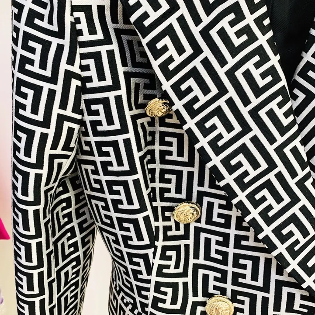 Women's Double-breasted Star Lion Button Slim-fit Geometric Jacquard Jacket European American Style New Coat
Women's Double-breasted Star Lion Button Slim-fit Geometric Jacquard Jacket European American Style New Coat