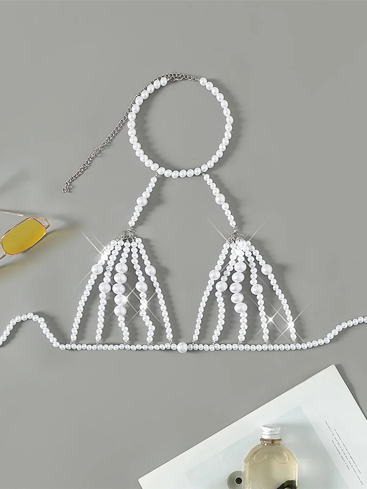New Sexy Pearls Halter Hollow Out Bikini Top Female Swimsuit Women Swimwear Bather Bathing Suit Swim See Through Beach Top K5408
New Sexy Pearls Halter Hollow Out Bikini Top Female Swimsuit Women Swimwear Bather Bathing Suit Swim See Through Beach Top K5408