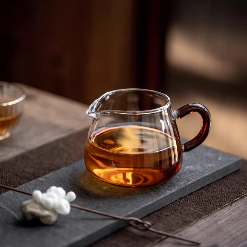 Tea Pitcher Handmade High Borosilicate Heat Resistant Glass Tea Divider Even Cup Tea Sea for
Tea Pitcher Handmade High Borosilicate Heat Resistant Glass Tea Divider Even Cup Tea Sea for