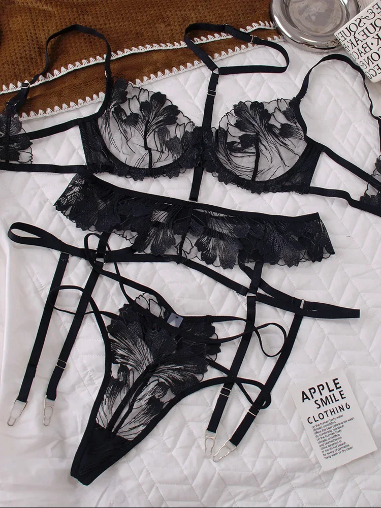 Retro super fairy lingerie lace embroidery lace ultra-thin hanging bra set of three underwear
Retro super fairy lingerie lace embroidery lace ultra-thin hanging bra set of three underwear