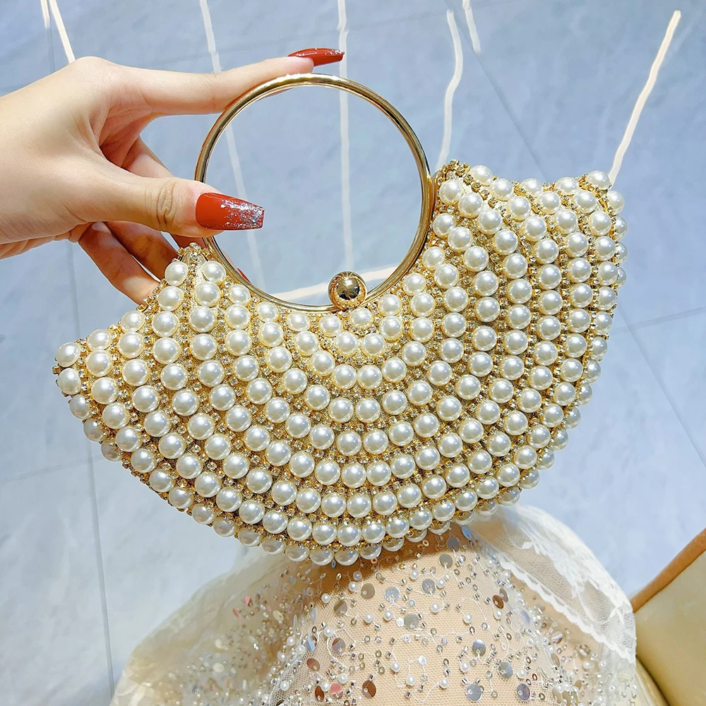 Women Pearl Clutch Bag Metal Ring Handle Rhinestone Evening Handbag Removable Chain Crossbody Purse for Wedding Party Banquet
Women Pearl Clutch Bag Metal Ring Handle Rhinestone Evening Handbag Removable Chain Crossbody Purse for Wedding Party Banquet