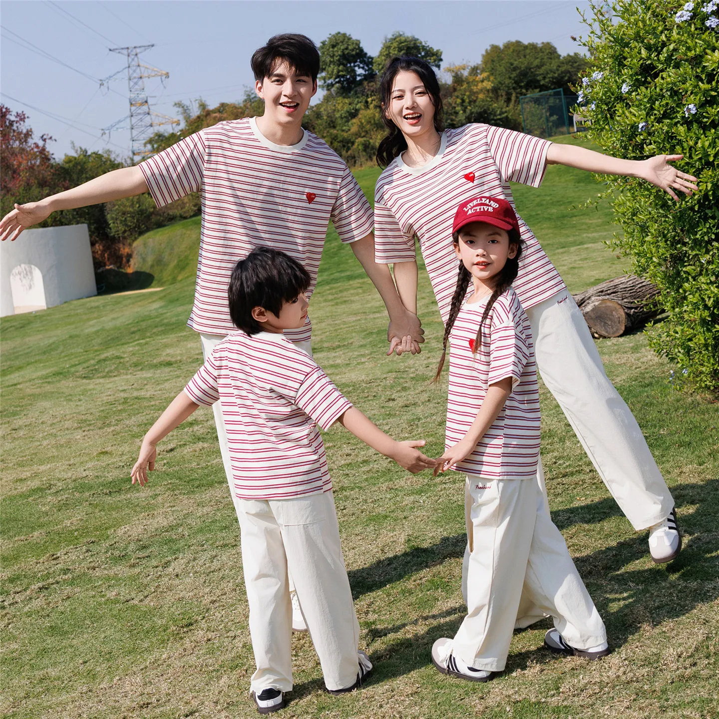 2026 Summer Family Matching Outfits Striped Crew Neck T-Shirt & Pants Set Casual Daily Wear for Mom Dad Kids Breathable Cotton
2026 Summer Family Matching Outfits Striped Crew Neck T-Shirt & Pants Set Casual Daily Wear for Mom Dad Kids Breathable Cotton