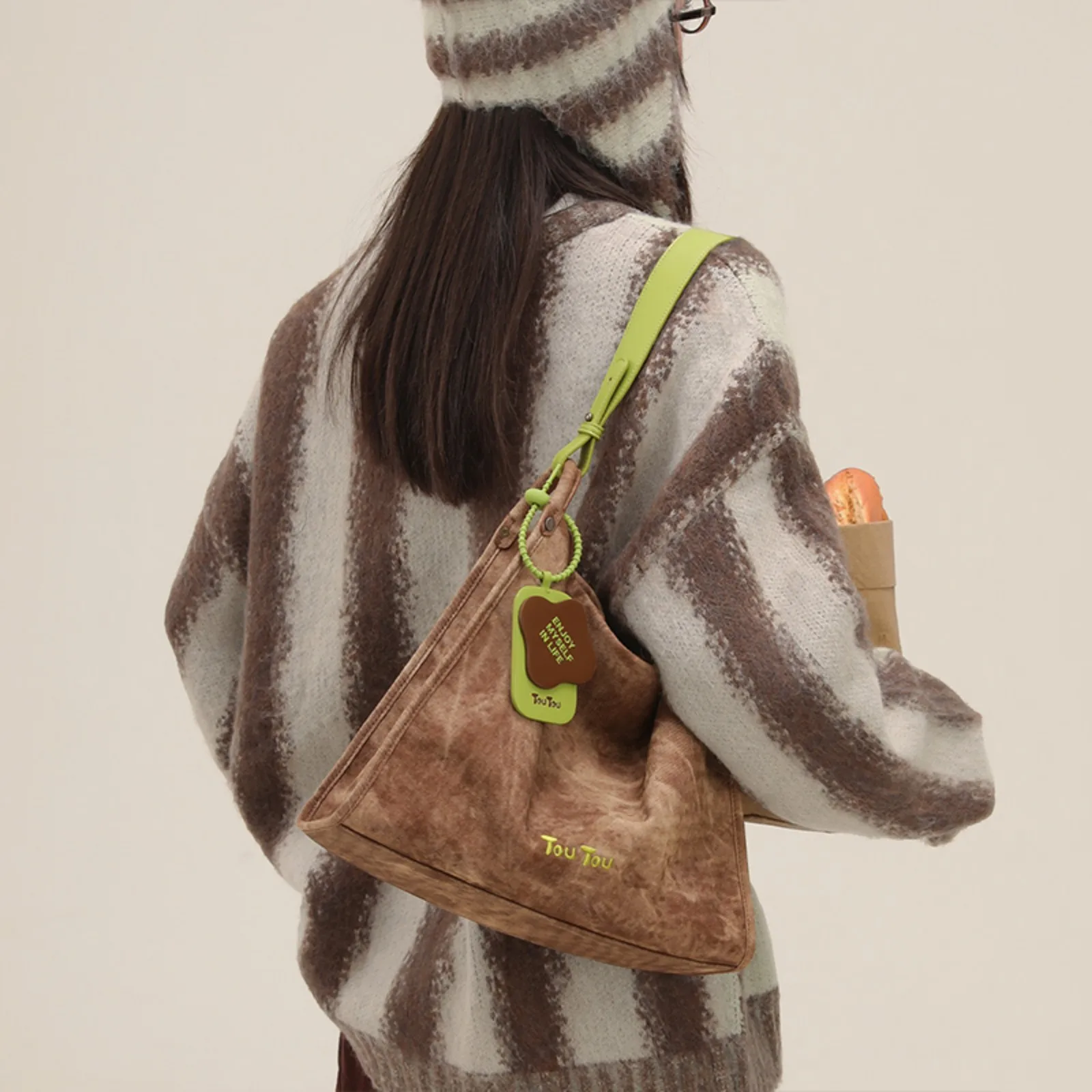 Women's Solid Tote Bag, Large Capacity Shoulder Bag for Daily Used, Casual Trendy Versatile High-quality Daily Commuting Bag
Women's Solid Tote Bag, Large Capacity Shoulder Bag for Daily Used, Casual Trendy Versatile High-quality Daily Commuting Bag