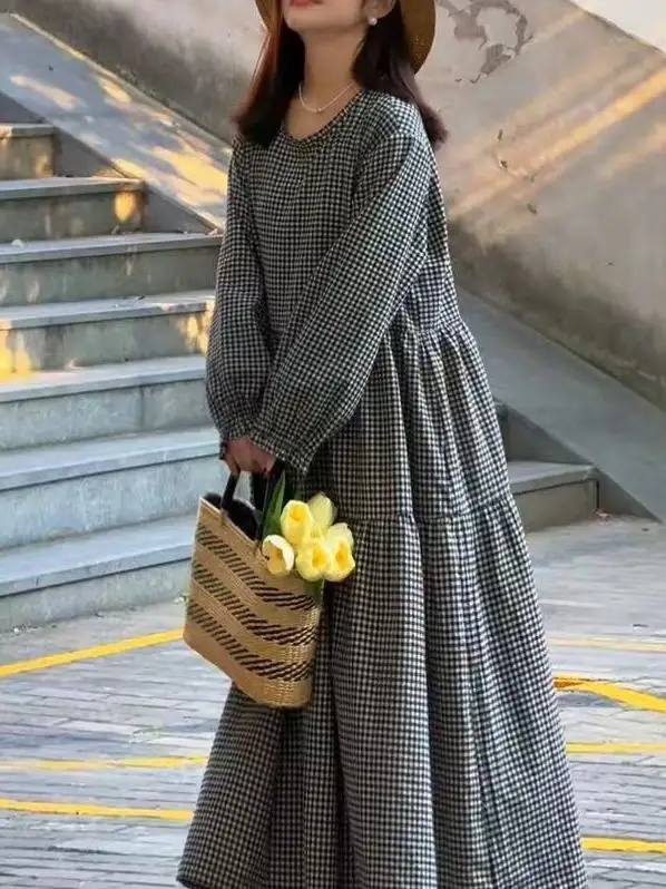 Retro Plaid Dress Loose Midi Length Long Sleeve round Neck Overhead Skirt City Commute Friendly Breathable Comfortable Women'...
Retro Plaid Dress Loose Midi Length Long Sleeve round Neck Overhead Skirt City Commute Friendly Breathable Comfortable Women'...