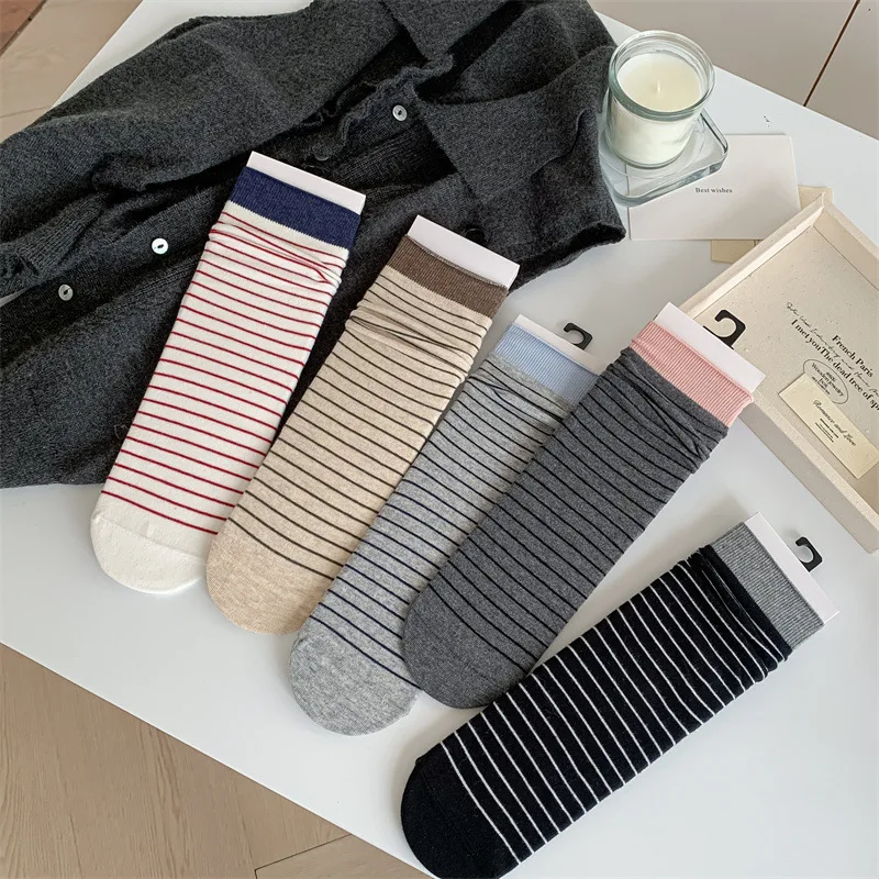 5 pairs of autumn winter new women's mid length tube socks with contrasting stripes versatile sweat absorbing casual socks
5 pairs of autumn winter new women's mid length tube socks with contrasting stripes versatile sweat absorbing casual socks