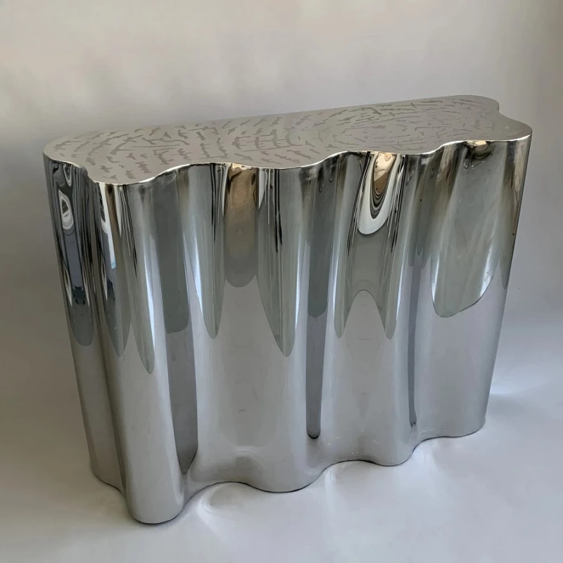 Элегантный журнальный столик из нержавеющей стали для прихожей, столовой или гостиной, премиум-класса.
Элегантный журнальный столик из нержавеющей стали для прихожей, столовой или гостиной, премиум-класса.