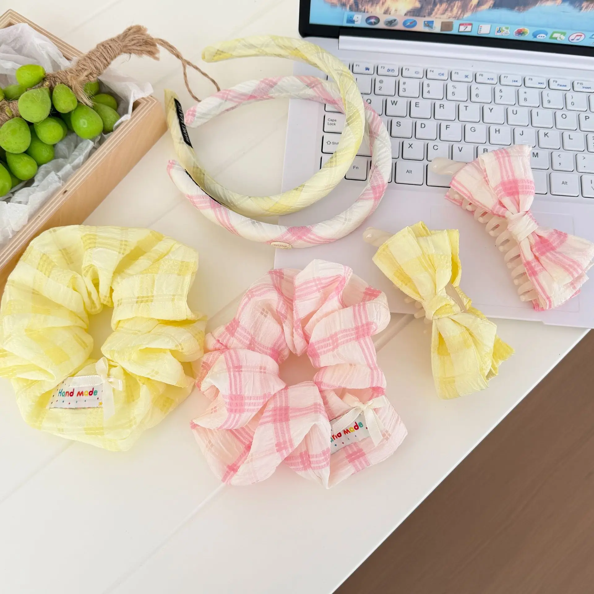 Scrunchie Iridescent Mermaid Plaid Japanese Versatile Soft Elastic Hair Accessory for Bun Daily School Premium Comfortable
Scrunchie Iridescent Mermaid Plaid Japanese Versatile Soft Elastic Hair Accessory for Bun Daily School Premium Comfortable