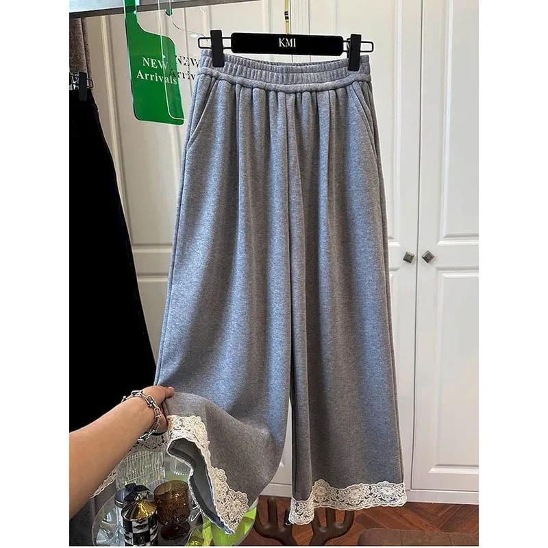 Wide Leg Pants for Women Lace Design Plush Baggy Pants Korean Style Casual Elastic Waisted Straight Pants Streetwear Clothing
Wide Leg Pants for Women Lace Design Plush Baggy Pants Korean Style Casual Elastic Waisted Straight Pants Streetwear Clothing