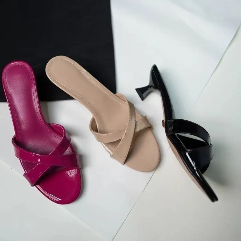 Slippers Women Summer New Versatile Fashion Outer Wear Round Toe Open Toe Crossed One Strap Non-slip High Heels
Slippers Women Summer New Versatile Fashion Outer Wear Round Toe Open Toe Crossed One Strap Non-slip High Heels