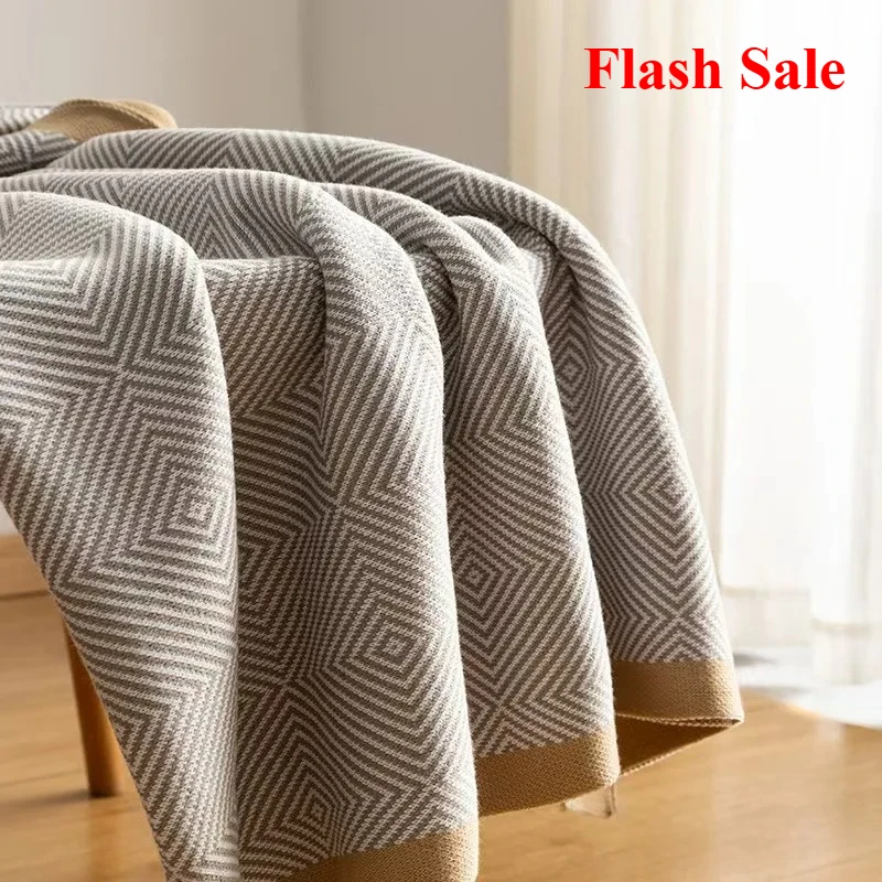 New light luxury blanket living room nap sofa blanket bedside towel office aviation blanket paper pattern fish bone pattern
New light luxury blanket living room nap sofa blanket bedside towel office aviation blanket paper pattern fish bone pattern