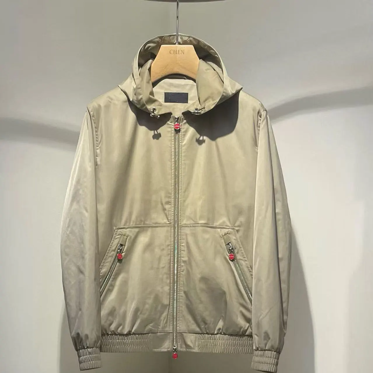 Italian Kiton's new fashionable old money style casual hooded simple versatile coat
Italian Kiton's new fashionable old money style casual hooded simple versatile coat