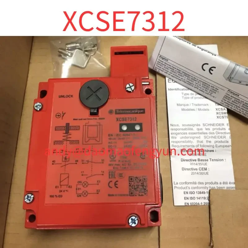 Brand New XCSE7312 XCS electromagnetic coil safety door switch XCS-E7312Test delivery
Brand New XCSE7312 XCS electromagnetic coil safety door switch XCS-E7312Test delivery