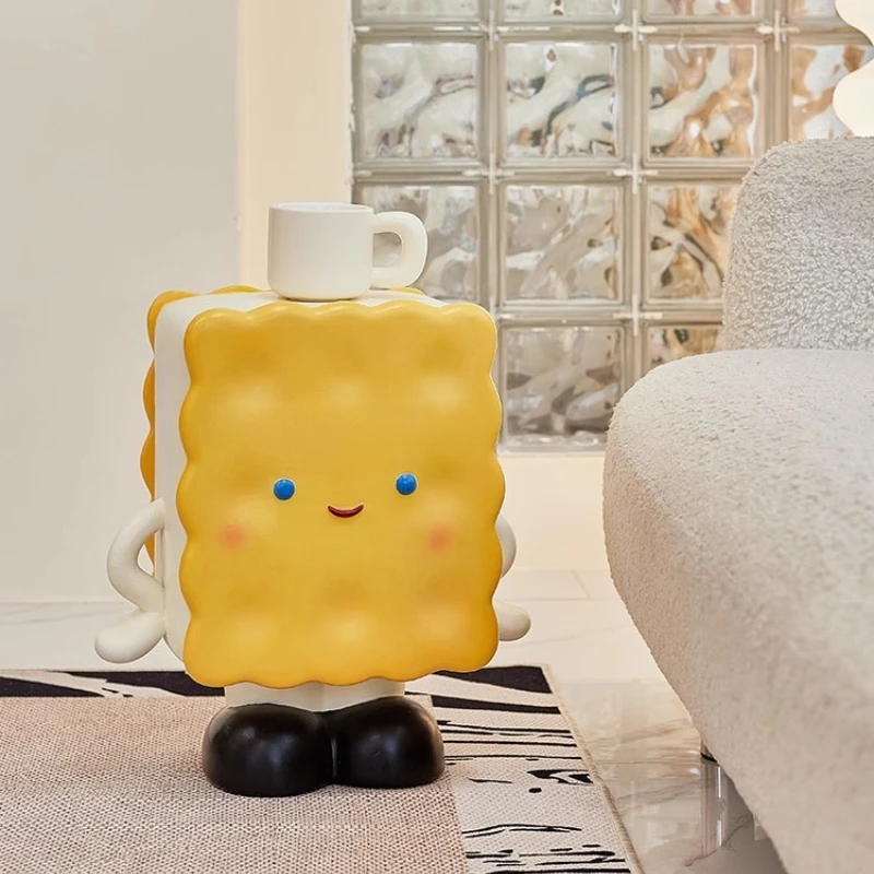 Cute biscuit side table, living room decoration ornament, small apartment, mini corner , Nordic household small coffee
Cute biscuit side table, living room decoration ornament, small apartment, mini corner , Nordic household small coffee