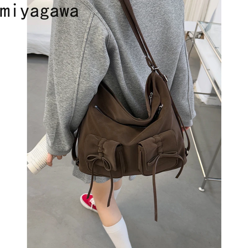 Miyagawa Retro Underarm Bag for Women New Large Capacity Student Commuting Tote Bags
Miyagawa Retro Underarm Bag for Women New Large Capacity Student Commuting Tote Bags