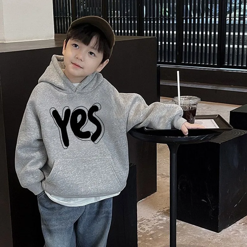 Новинка 2025, осенне-зимняя свободная посадка для мальчиков среднего размера, крутая стильная утолщенная толстовка с капюшоном на флисовой подкладке
Новинка 2025, осенне-зимняя свободная посадка для мальчиков среднего размера, крутая стильная утолщенная толстовка с капюшоном на флисовой подкладке