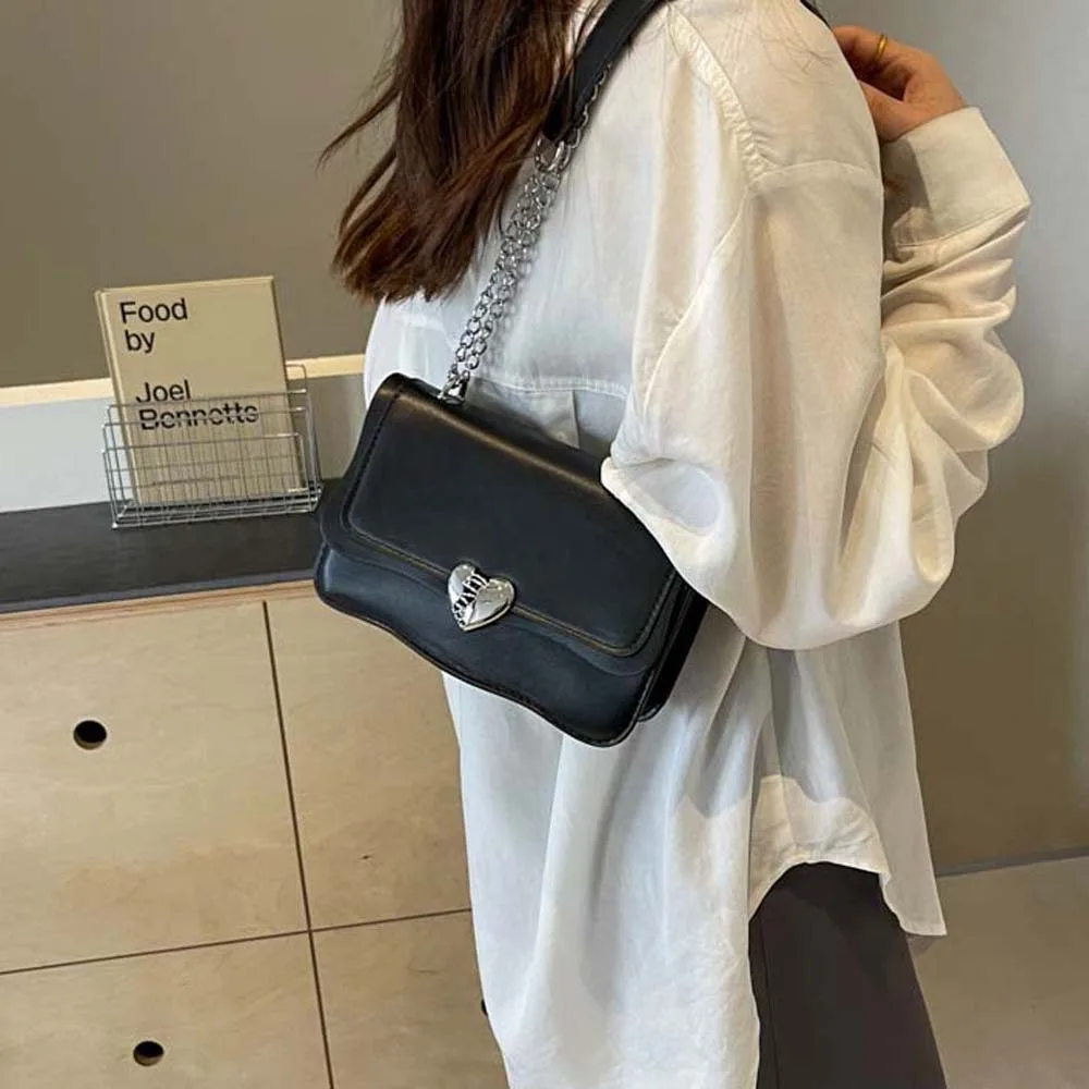 Heart Alloy Decoration PU Crossbody Bag Magnetic Buckle Large Capacity Women's Shoulder Bag Waterproof Foldable
Heart Alloy Decoration PU Crossbody Bag Magnetic Buckle Large Capacity Women's Shoulder Bag Waterproof Foldable