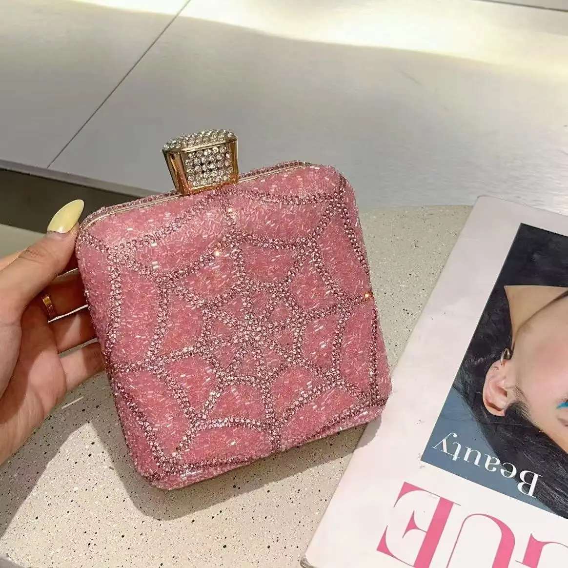 Glitter Shiny Diamond Clutch Purse Wedding Party Women Fashion Handbag Exquisite Mini Bag Luxury Evening Bag Female Shoulder Bag
Glitter Shiny Diamond Clutch Purse Wedding Party Women Fashion Handbag Exquisite Mini Bag Luxury Evening Bag Female Shoulder Bag