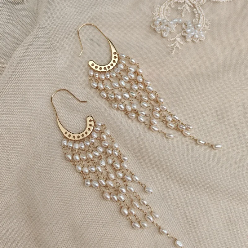 White Natural Pearl Tassels C Shaped Earrings, Real Pearls Handmade Statement Earrings Long Hook Earrings Valentines Day Jewelry
White Natural Pearl Tassels C Shaped Earrings, Real Pearls Handmade Statement Earrings Long Hook Earrings Valentines Day Jewelry
