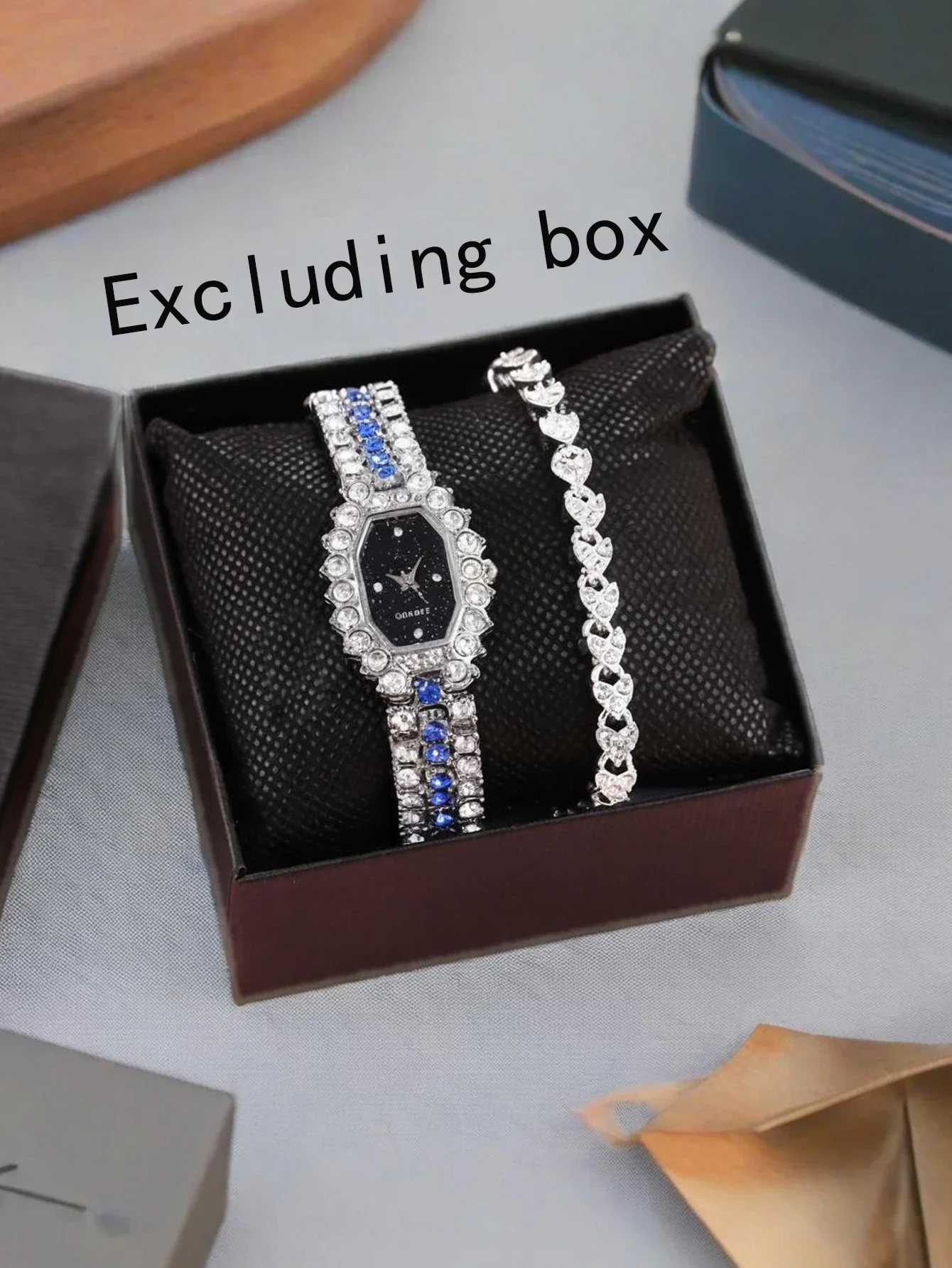 Женские часы-браслет, модные и стильные часы с овальными стразами, женские кварцевые часы с металлическим ремешком.
Женские часы-браслет, модные и стильные часы с овальными стразами, женские кварцевые часы с металлическим ремешком.