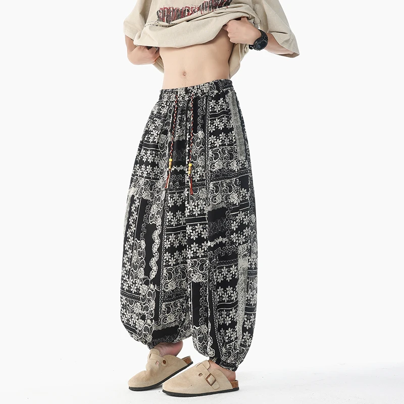 Корейские свободные мужские брюки из ледяного шелка, повседневные брюки, большие спортивные штаны с эластичной резинкой на талии, женские и мужские модные спортивные штаны
Корейские свободные мужские брюки из ледяного шелка, повседневные брюки, большие спортивные штаны с эластичной резинкой на талии, женские и мужские модные спортивные штаны